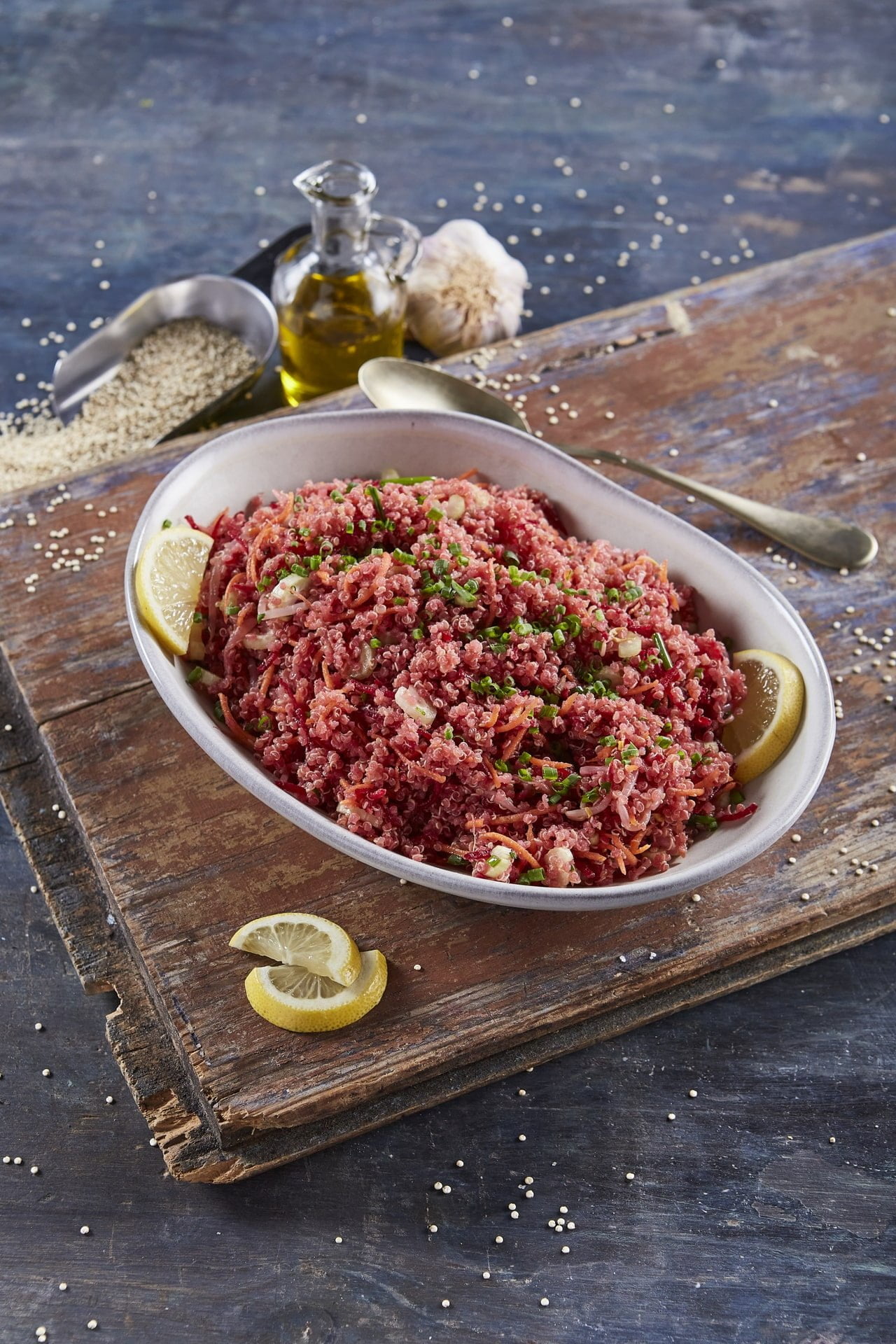 Salada de quinoa, beterraba com cenoura