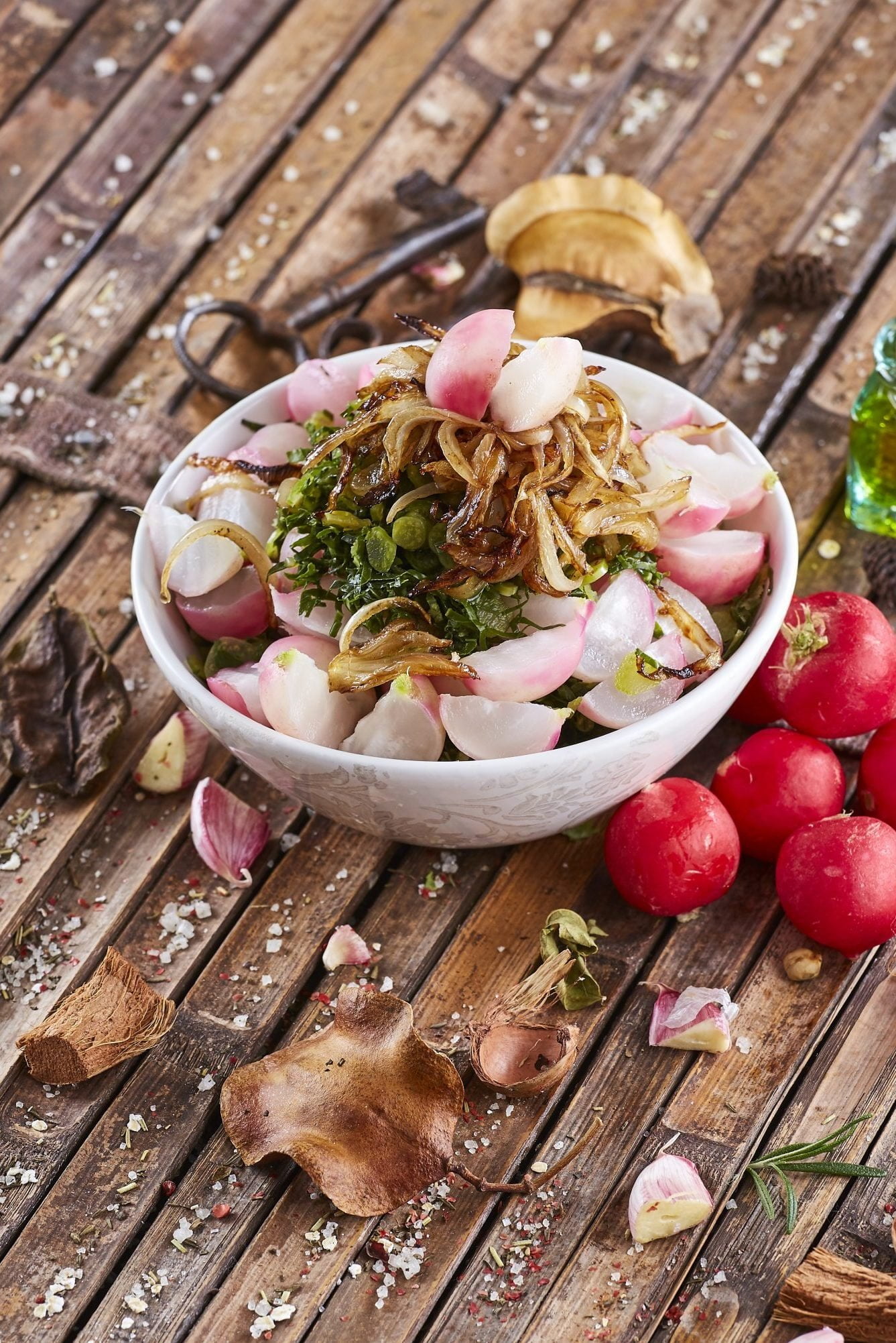 Salada de rabanetes com couve