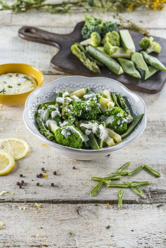 Salada de vegetais com molho delicioso (receita ideal para grávidas)
