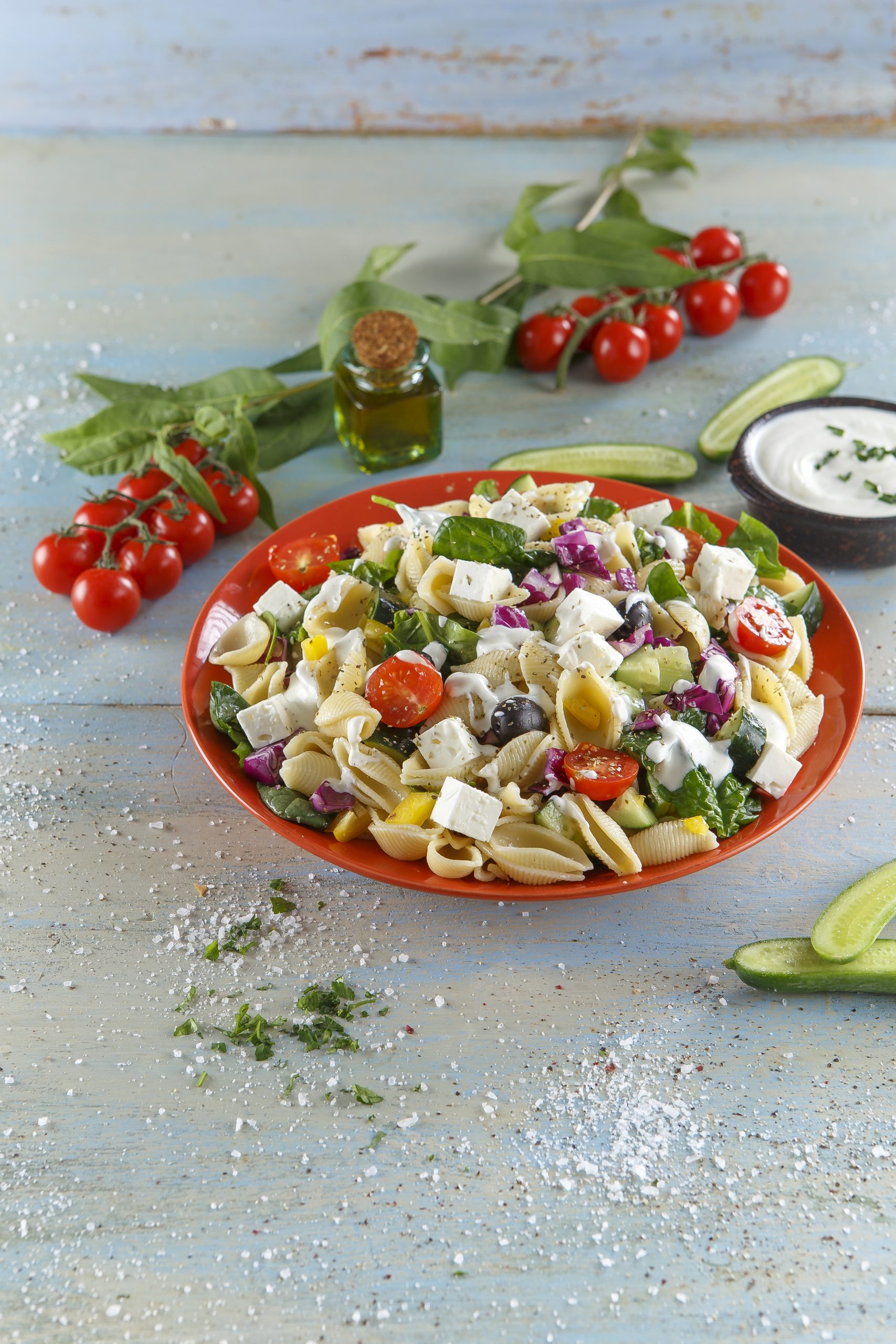 Salada grega com massa