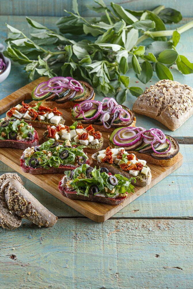 Tostas coloridas com 3 recheios