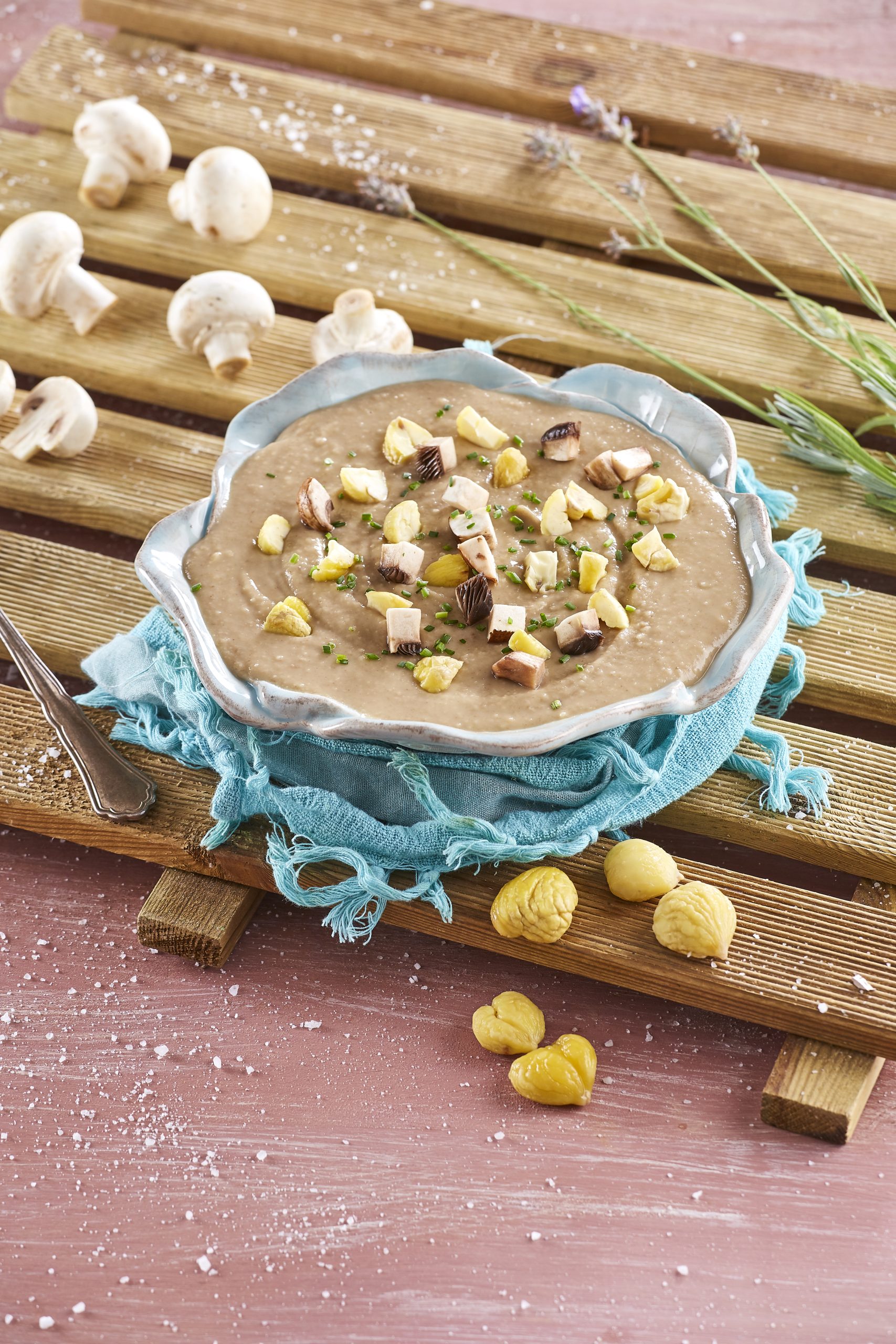 Sopa de cogumelos e castanhas
