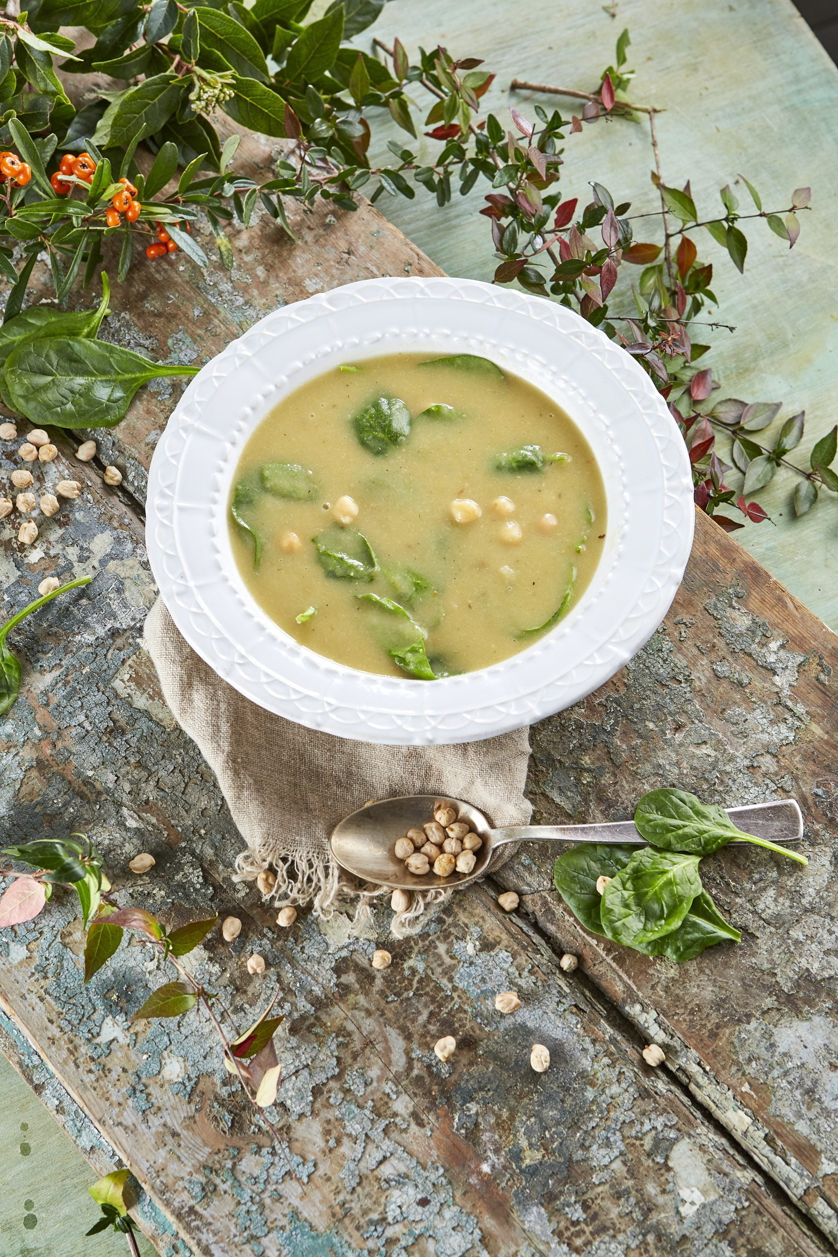Sopa de grão com espinafres