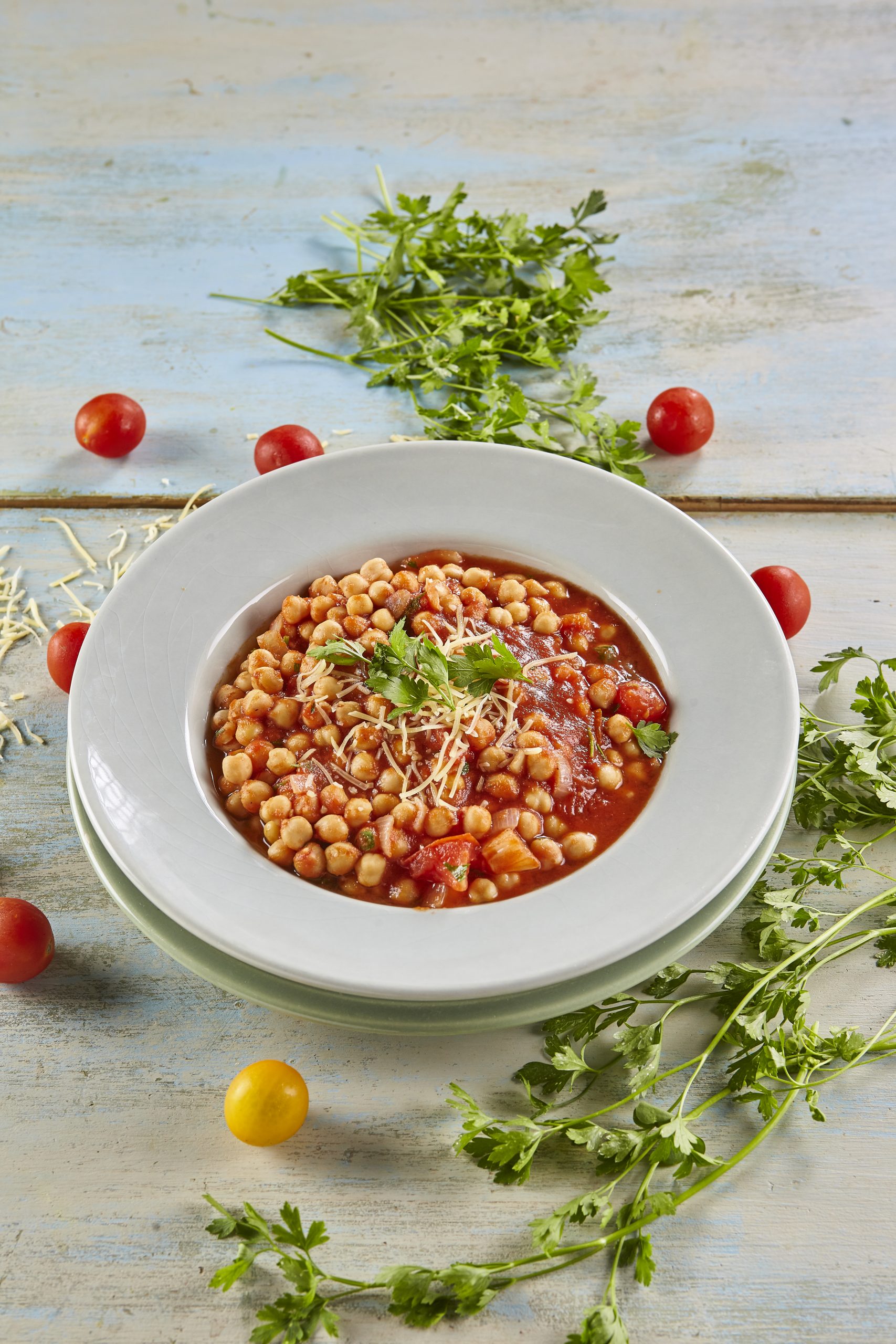 Sopa de grão com tomate