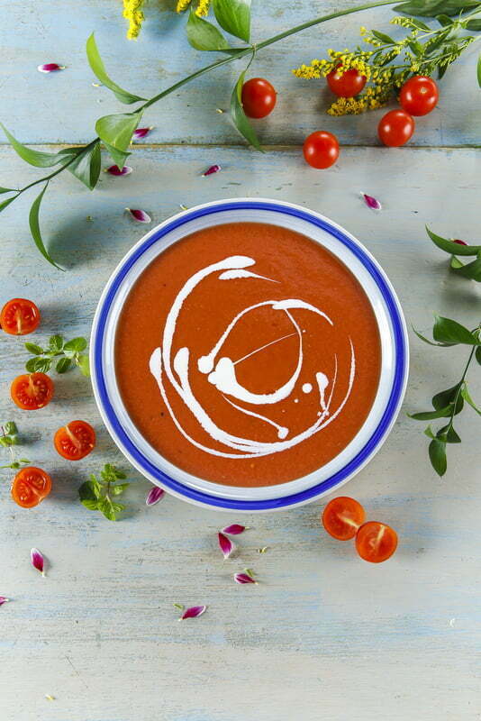 Sopa fresca de tomate com iogurte (receitas especial para grávidas)