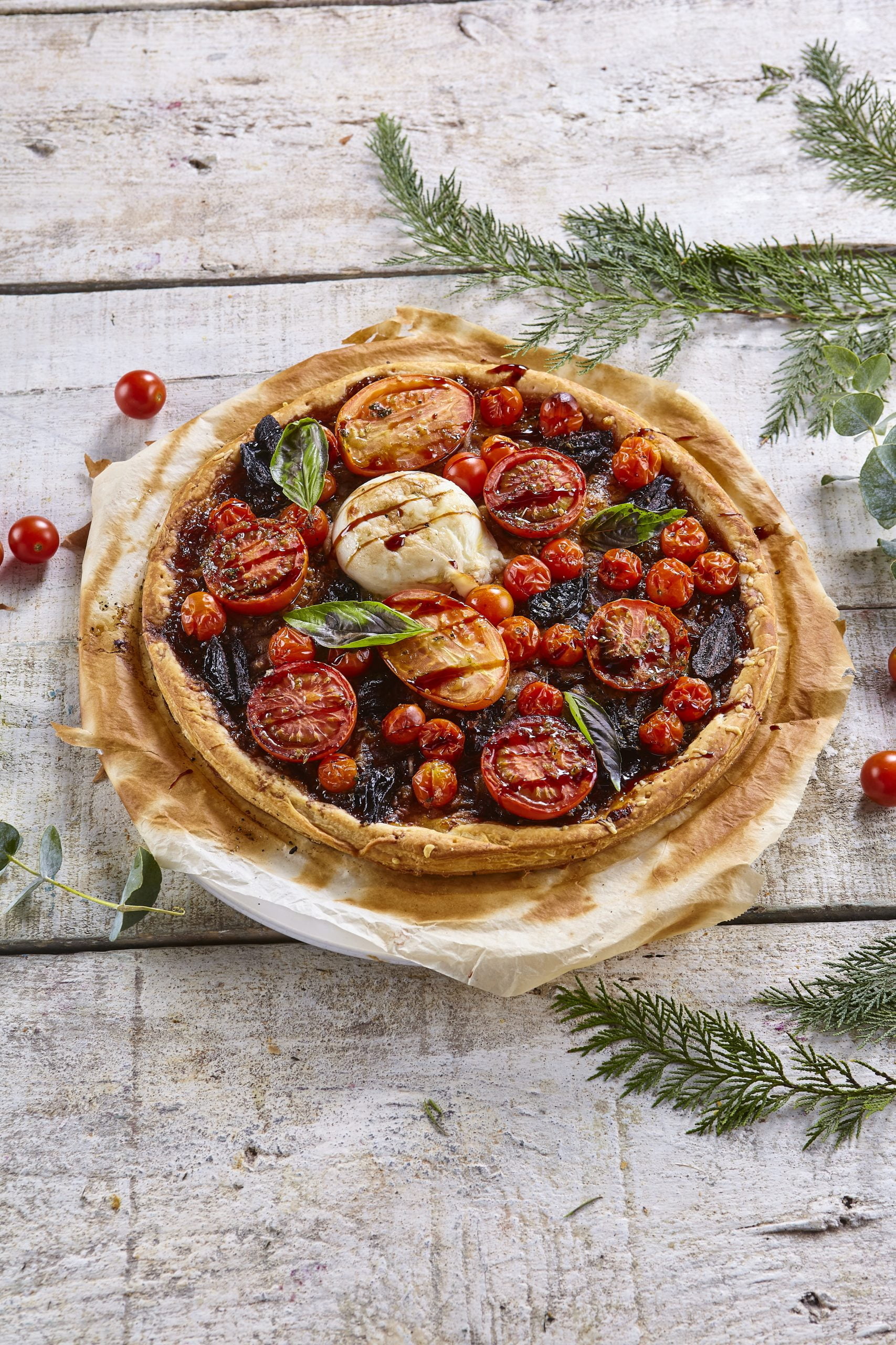 Tarte de tomate assado com ameixas