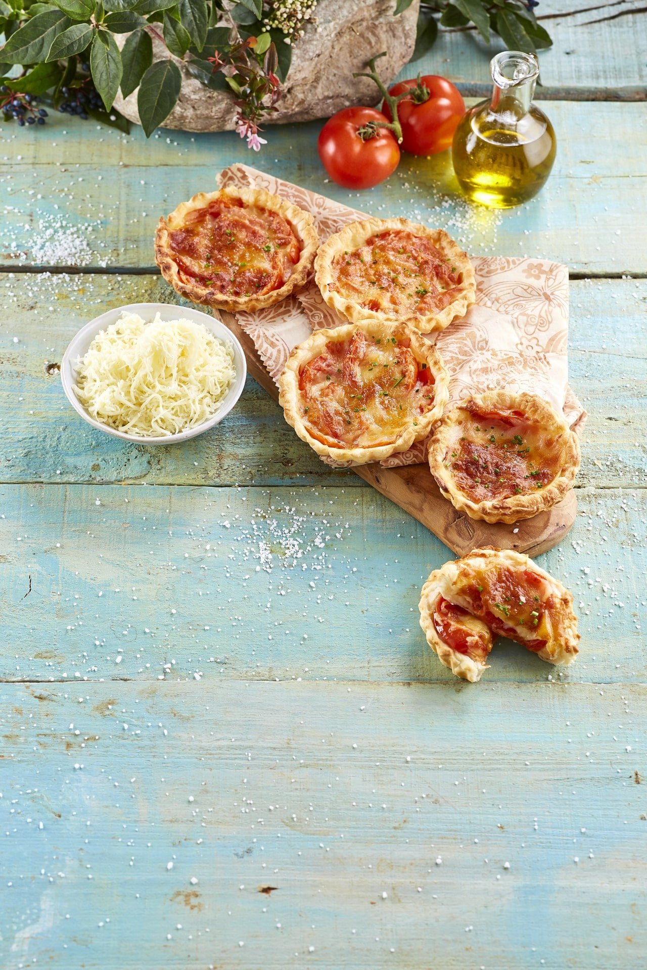 Tarteletes de tomate e queijo