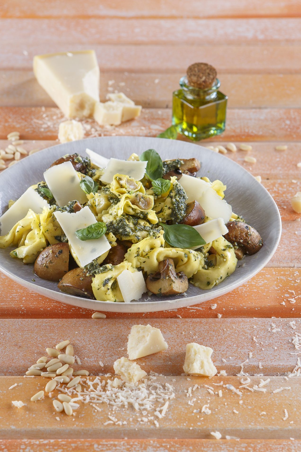 Tortellini de cogumelos com pesto