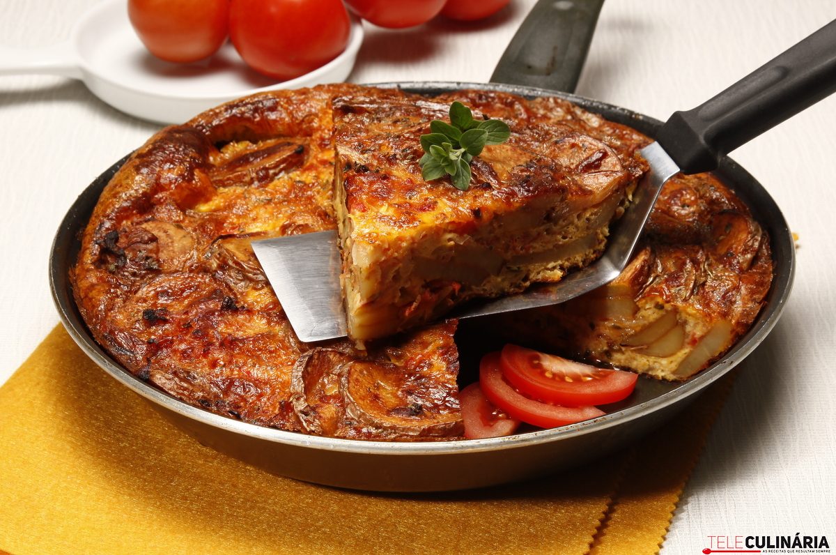 Tortilha de batata com tomate