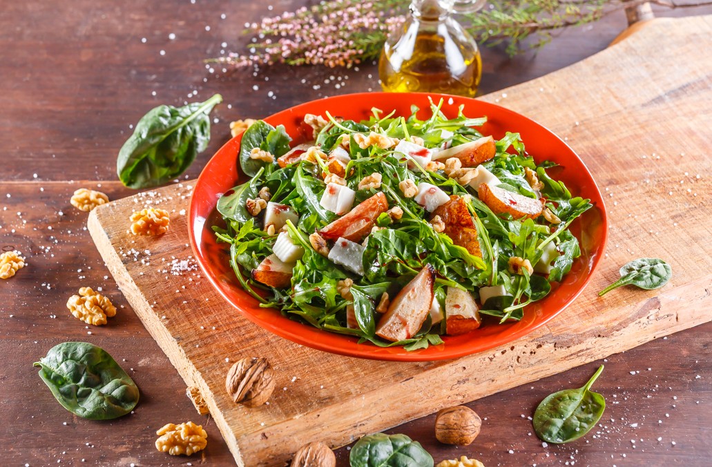 Salada de espinafres e pera assada