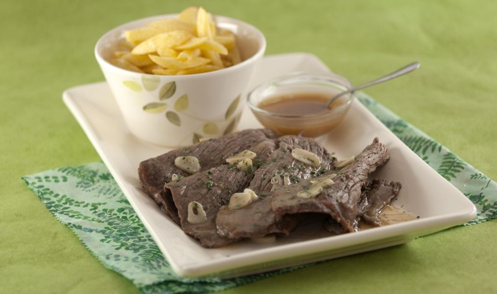 Bifes de vitela com molho de cerveja