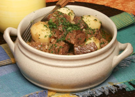 Vitela estufada com vinho verde