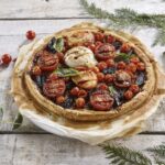 Tarte de tomate balsâmico com ameixas secas