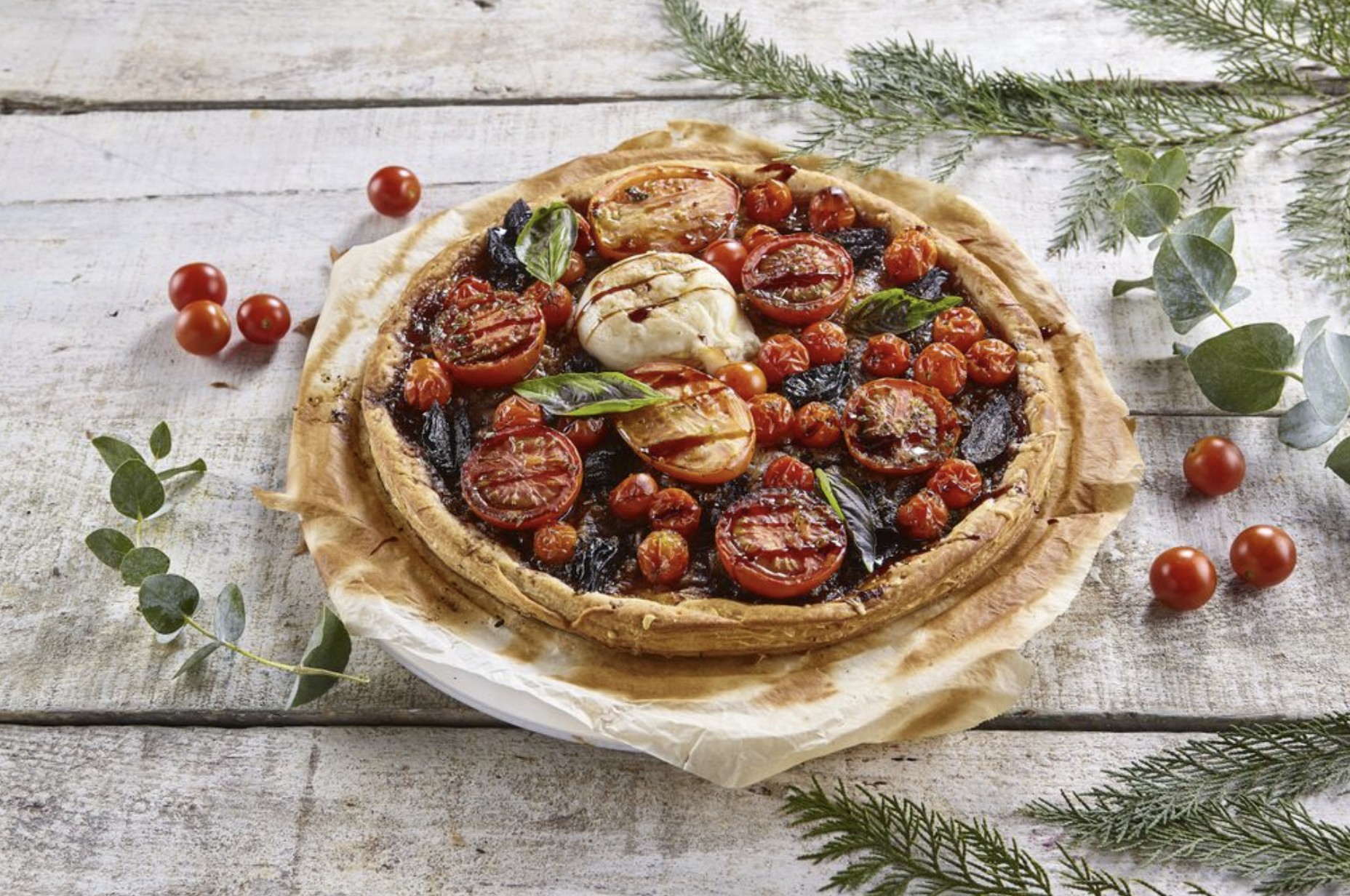Tarte de tomate assado com burrata
